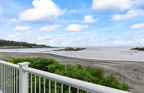 Ogunquit Apartment | Oceanfront Perkins Cove Condo with Private Beach & Hot Tub