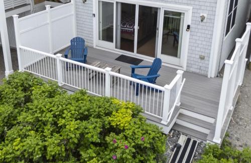 Ogunquit Apartment | Oceanfront Perkins Cove Condo with Private Beach & Hot Tub
