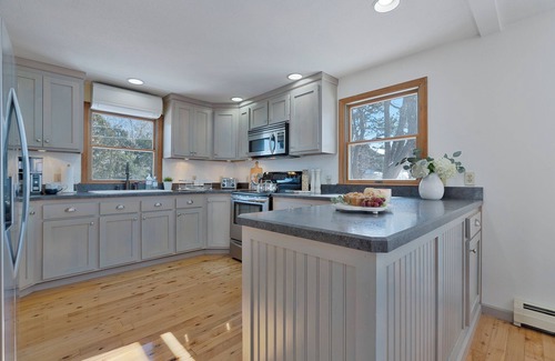 Camp Ellis House | "Tide Vibes" at Ferry Beach - a 4 Bed/3 Bath Spacious Retreat for 13!