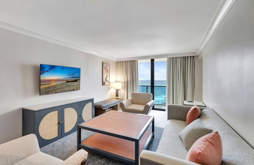 Palm Beach Hotel | Experience Tideline Palm Beach Resort with Ocean View & Spa
