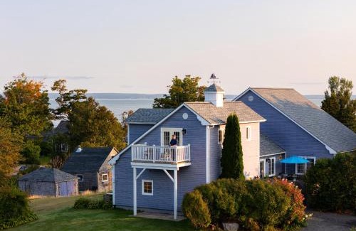 Hall's Harbour House | Family-Friendly Tides Inn Guest Suites with Kitchen Access