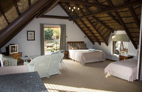 Malagas Cabin | Inviting Tides Lodge: Rated 9.2 with Family-Friendly Amenities