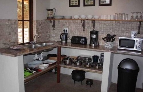 Malagas Cabin | Inviting Tides Lodge: Rated 9.2 with Family-Friendly Amenities