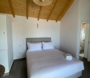 Paul do Mar Apartment | Experience High Tide: Beachfront Bliss Awaits You