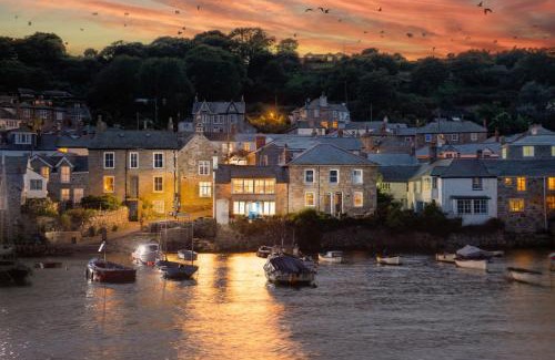 Mousehole House | Experience Tides Reach: 4-Star Stay with Family-Friendly Amenities