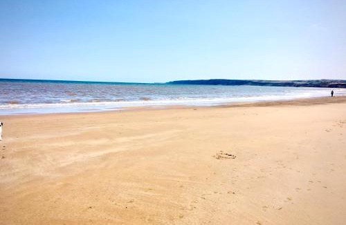 Muston House | Beachside Retreat at Tidesreach Filey - Sleeps 13, Pet Friendly
