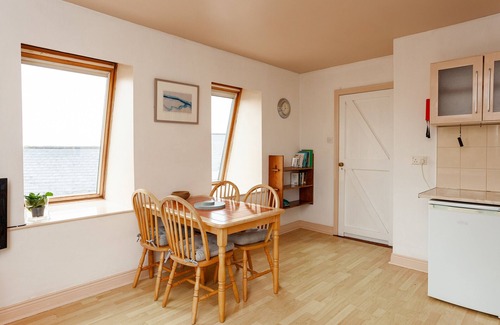 Ardnatrush Apartment | Top-Rated Tidewater Holiday Apartment with Spa & Breakfast