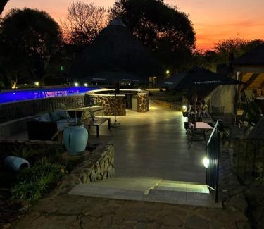 Maanhaarand Bed & Breakfast | Discover Tidimalo Lodge: Poolside Retreat with Great Reviews
