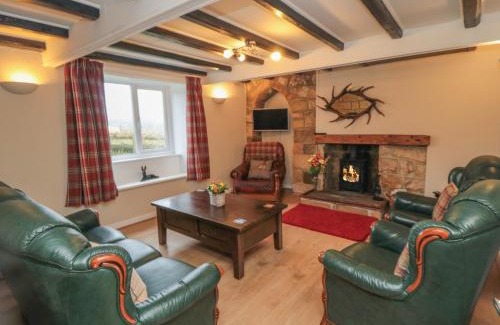Saltburn-by-the-Sea House | Explore Tidkinhow Farm: Pet-Friendly Retreat with Pool