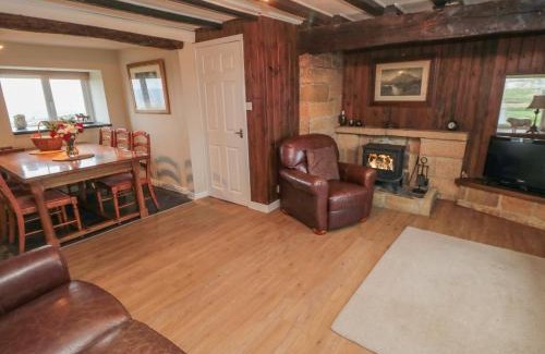Saltburn-by-the-Sea House | Explore Tidkinhow Farm: Pet-Friendly Retreat with Pool