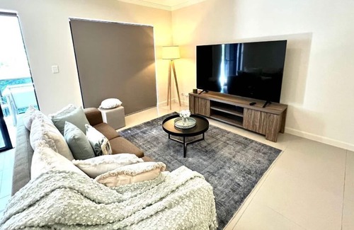 Douglas Apartment | Cozy Unit Near JCU & TSV Hospital with Pool Access
