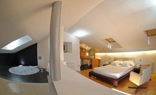 Biescas Hotel | Relax at Tierra de Biescas: Oceanfront Retreat with Spa