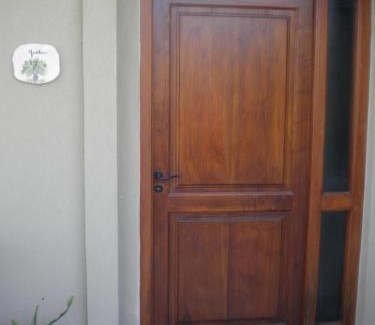 Vaqueros Apartment | Top-Rated Tierra de Ceibo: Pet-Friendly with Pool & Breakfast