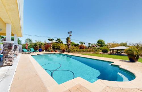 Fallbrook House | Unforgettable Stay at Tierra De La Maracuyá - 10/10 Rated