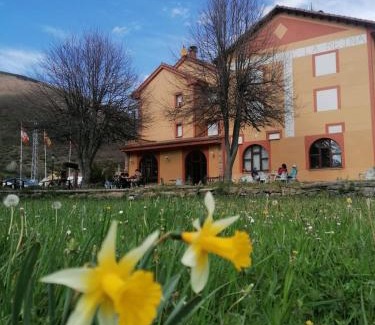 Boca de Huergano Hotel | Pet-Friendly Escape at Tierra de la Reina - Rated 8.5/10