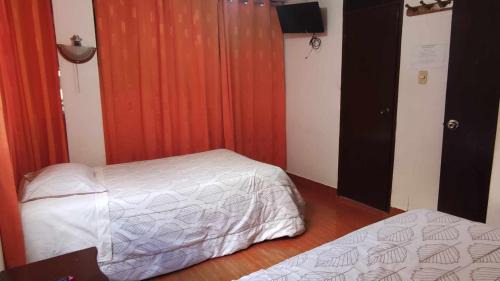 Aguas Calientes House | Cozy Tierra Mágica Hostal: Family-Friendly Getaway Awaits