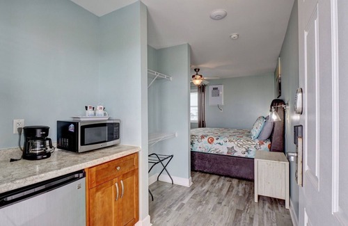 Surf City Hotel | Top-Rated Oceanfront Unit 004 at Tiffany's Motel