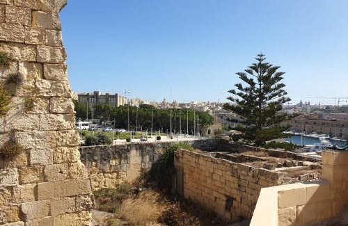 Birgu House | Discover Tifkira: A Memorable Stay for Families & Pets