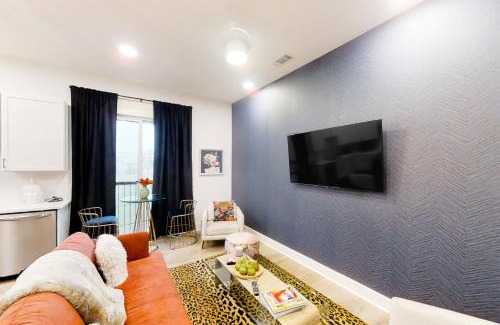 East Nashville Apartment | Family-Friendly Retreat at Tiger Lily Hotel - 4 Star Stay