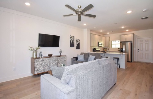Auburn House | Tiger's Tail in Auburn - 2 BR/2.5 BA condo 1.5 miles from AU, sleeps 8!