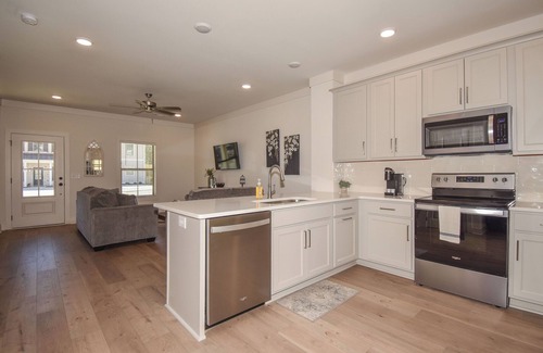 Auburn House | Tiger's Tail in Auburn - 2 BR/2.5 BA condo 1.5 miles from AU, sleeps 8!