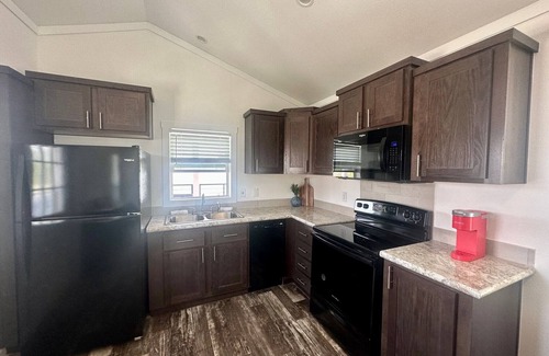 Highlands - Perkins Cottage | Guest Rated 10/10 at Tiger's Trail RV Resort: Pool & Spa