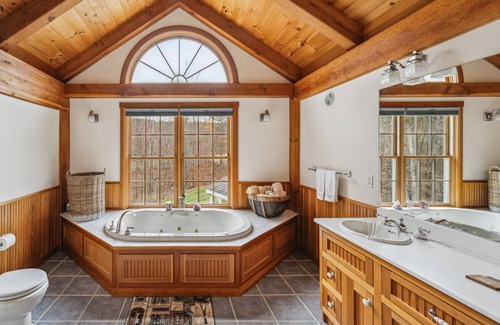 West Hartford House | Discover Comfort at Tigertown Lodge with Family-Friendly Amenities