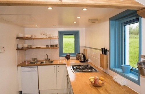 Isle of Lewis Cottage | Romantic Tigh Bhisa Blackhouse with Open Fire in Tolsta Chaolais