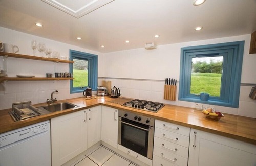 Isle of Lewis Cottage | Romantic Tigh Bhisa Blackhouse with Open Fire in Tolsta Chaolais