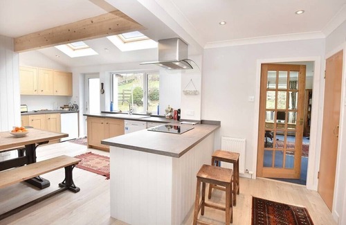 Strathcarron Cottage | Pet-Friendly Tigh en Leigh: Your Shieldaig Getaway Awaits