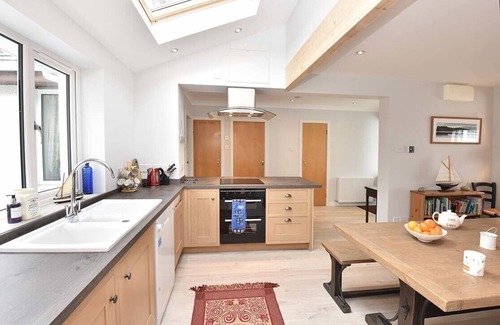 Strathcarron Cottage | Pet-Friendly Tigh en Leigh: Your Shieldaig Getaway Awaits