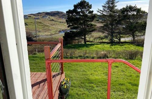 Carloway Apartment | Pet-Friendly Getaway at Tigh-na-Greine - Rated 9.8/10