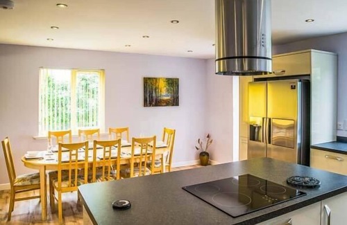 Aultbea Cottage | Pet-Friendly Tigh Na Sith: Perfect Country Retreat in Aultbea