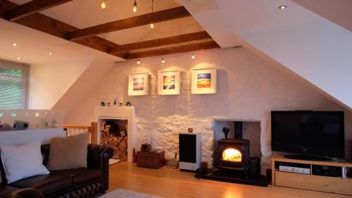 Tighnabruaich Apartment | Scenic Tighnabruaich Duplex Apartment with Ocean Views