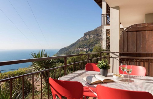 Oldesio Apartment | Scenic Tignale Panorama: Family & Pet-Friendly Retreat