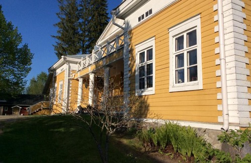 Sulkava Hotel | Experience Tiittalan Kartano: Pet-Friendly with Hot Tub