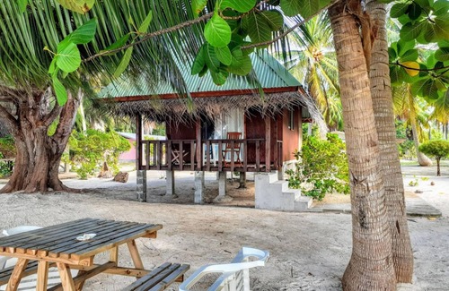 Tuherahera House | Top-Rated TIKEHAU Bungalow Aito 1 with Spa & Breakfast