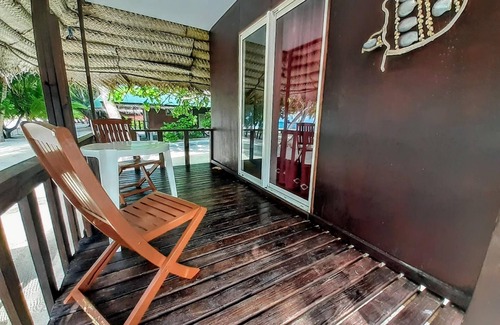 Tuherahera House | Top-Rated TIKEHAU Bungalow Aito 1 with Spa & Breakfast