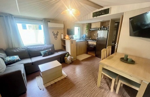 Saint-Cheron House | Experience Nature at Tiki House Mobil Home Near Paris