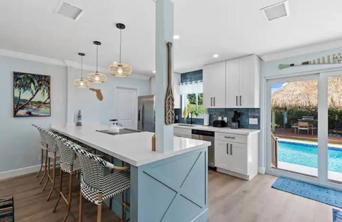 Dania Beach House | TIKI PARADISE! Family Fun with Pool & Arcade Activities