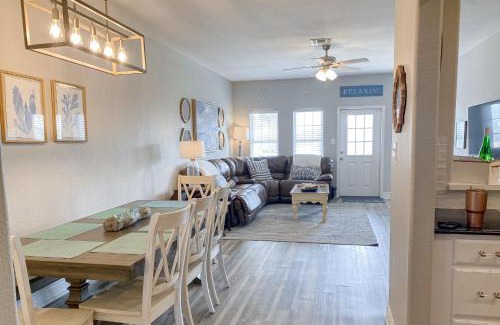 Port Aransas House | Top-Rated Tiki Time: Family-Friendly with Pool & Hot Tub