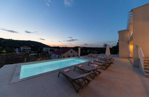 Zman Apartment | Elegant Tilagus Holiday Villa - Guest Rated 9.8/10