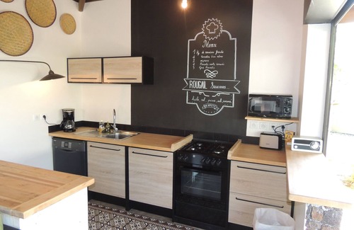 St Gilles-les-Bains House | Tilamp 2: Private Pool Retreat with Perfect Guest Ratings