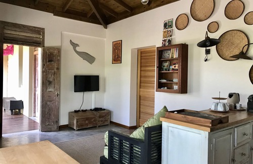 St Gilles-les-Bains House | Tilamp 2: Private Pool Retreat with Perfect Guest Ratings