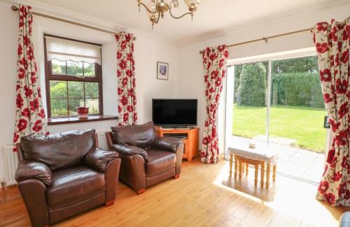Kilmore House | Ocean View Getaway at Tilladavin House - 4-Star Retreat