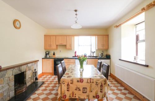 Kilmore House | Ocean View Getaway at Tilladavin House - 4-Star Retreat