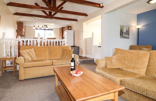 Penrith Cottage | Family-Friendly Tilly Mint Cottage with Pool in Pooley Bridge