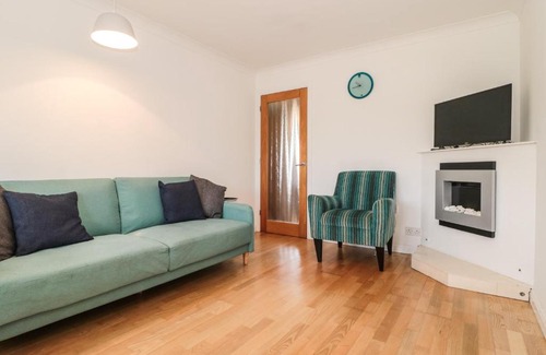 Weston-super-Mare House | Experience Tillys Cottage: Pet-Friendly & Family Approved