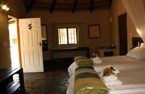 Thorny Bush Game Reserve Cabin | Explore Timbavati Safari Lodge with Oceanfront Views