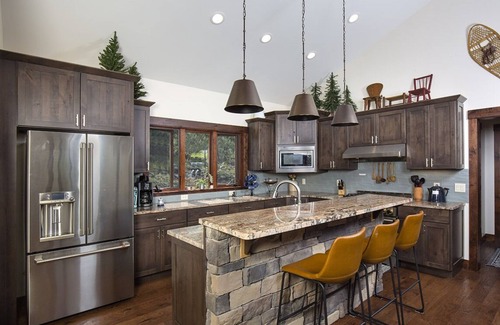 Nathrop House | Timber Frame Home: Breathtaking Views & Family-Friendly Amenities